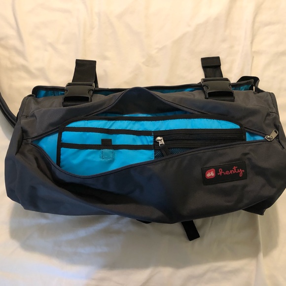 Henty Wingman Messenger Garment Bag - Picture 4 of 9